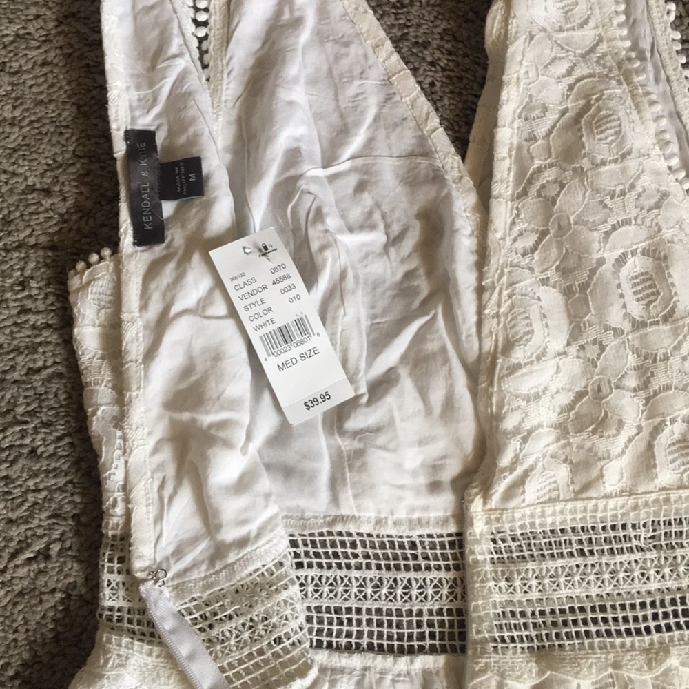 Super cute white romper by Kendall and Kylie - Picture 6 of 7